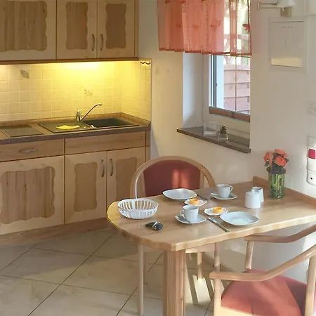 2 Lili Marleen Apartment